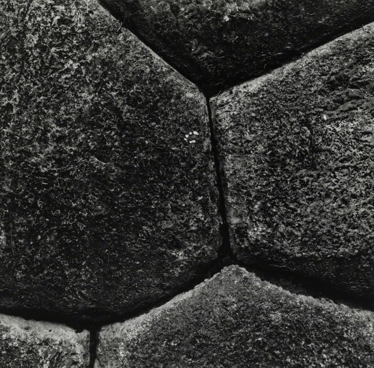 Aaron Siskind, Cusco Walls 98, 1975.
